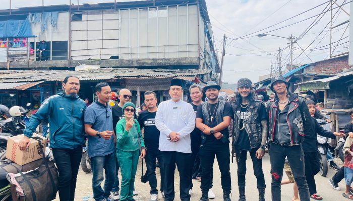 Kang Erwin Ngaprak Pasar Kiaracondong Bersama Preman Pensiun
