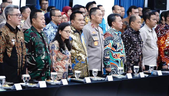 Wakapolda Jabar Hadiri Acara Kolaborasi Sinergi Pembangunan Daerah Bersama Bupati dan Walikota se-Jawa Barat Dengan Menteri Dalam Negeri RI