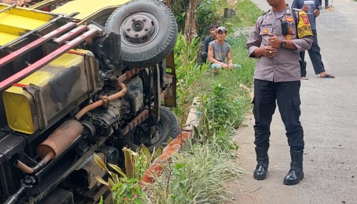 Polsek Banjarwangi Polres Garut Cek Tkp Kecelakaan Tunggal Kendaraan Di Desa Bojong