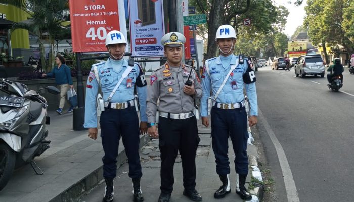 Kapolsek Cicendo Polrestabes Bandung Laksanakan Pimpin Pengamanan Jalur Vvip