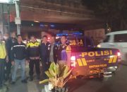 Kegiatan kepolisian yang di tingkatkan Antisipasi Gangguan Kamtibmas dan Kejahatan Malam Lainnya Personel Polsek Bojongloa kidul Lakukan Patroli dan Pemantauan Malam Hari