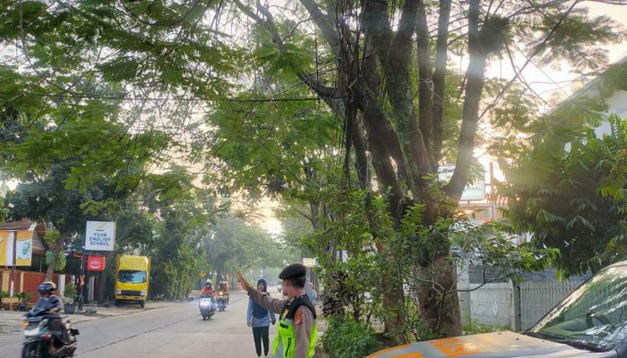 Yanmas pagi Jajaran Unit Samapta Polsek Arcamanik Cegah Kemacetan