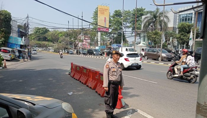 Menghadapi Liburan Sabtu Weekend, Personil Samapta Polsek Sukajadi Polrestabes Bandung Mengantisipasi Jalur Wisata