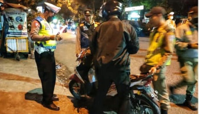 Cegah Kriminalitas, Polsek Astanaanyar Gelar KRYD Operasi Kepolisian