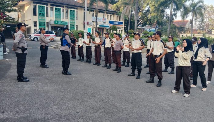 Bhabinkamtibmas Polsek Panyileukan lakukan Pembinaan Pam Swakarsa