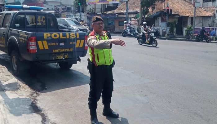 Berikan Rasa Nyaman Dan Aman Kepada Masyarakat, Anggota Unit Patroli Samapta Polsek Cidadap Laksanakan Pelayanan Siang Hari