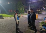 Berikan Pesan Kamtibmas, Bhabinkamtibmas Polsek Antapani Sambangi Anggota Satpam