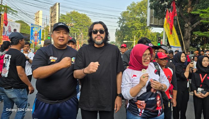 Ketua Umum Jemari Arie Azharie Jalan Santai Bersama Ketua DPD PDIP Jabar dan Bupati Kabupaten Cirebon