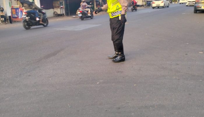 Berikan Pelayanan Kepada Masyarakat, Personil Polsek Cibeunying Kidul Laksanakan Kegiatan Gatur Siang