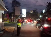 Cegah Kemacetan Polsek Kiaracondong Lakukan Pengaturan Di Malam Hari