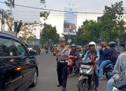 Cegah Kemacetan Polsek Kiaracondong Lakukan Pengaturan Di Sore Hari