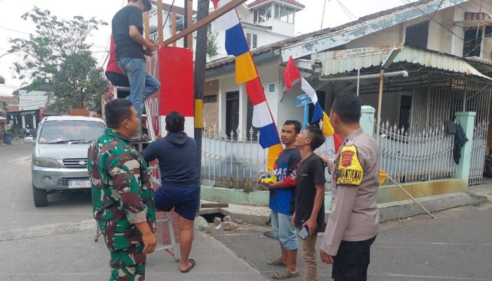 Sinergitas TNI POLRI Sambangi warga masyarakat