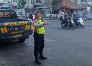 Personel Unit Patroli Samapta Polsek Cidadap Antisipasi Rawan Pagi Gelar Pengaturan Arus Lalin