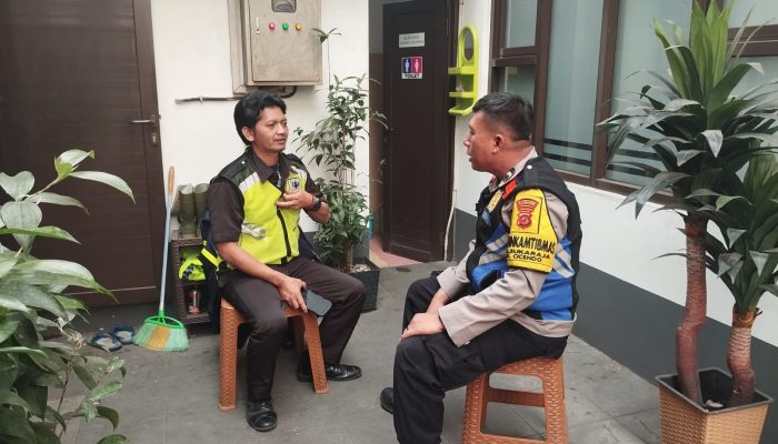 Bhabinkamtibmas Sukaraja Polsek Cicendo Polrestabes Bandung, Bersinergi Patroli Dialogis Binluh Security