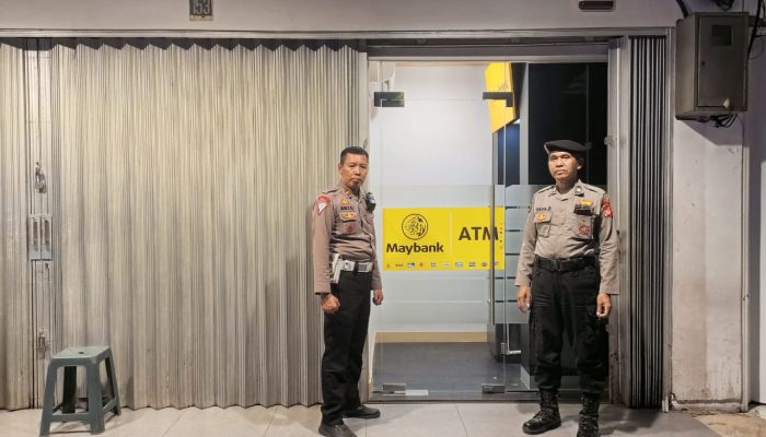 1Cegah Kejahatan Malam Hari,Anggota Samapta Polsek Bandung Kidul Melaksanakan Patroli Perbankan Dan Cek Mesin ATM