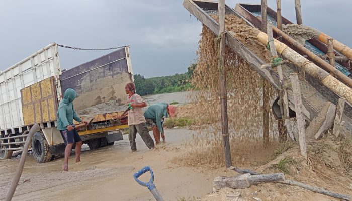 Tingkat Perekonomian dan Kebutuhan, Tambang Pasir di Rejosari Jadi Mata Pencaharian Alternatif Warga