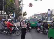 Personil Lantas Polsek Ujungberung Lakukan Giat Pengaturan Arus Lalulintas pagi Hari