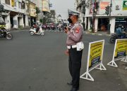 Unit Lantas Polsek Astanaanyar Laksanakan Kegiatan Penjagaan dan Pengaturan Lalulintas, Antisipasi Gangguan Kamseltibcarlantas Sore