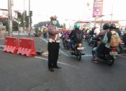 Berikan Pelayanan Pagi Hari ,Anggota Lantas Polsek Bandung Kidul Hadir di Tengah Tengah Masyarakat