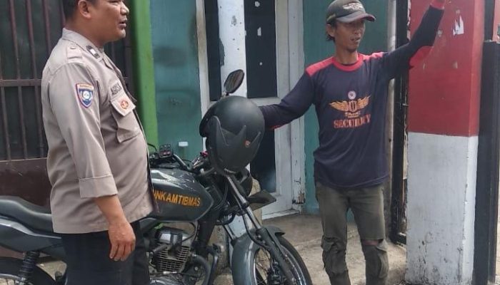 Bhabinkamtibmas ajak Warga Masyarakat bersama dengan Polri menjaga Ketertiban dan Kemanan