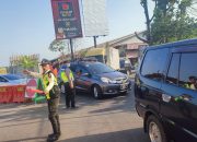 Anggota Polsek Gedebage masih hadir di lapangan utuk melakukan pelayanan