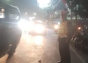 Cegah Kemacetan Polsek Kiaracondong Lakukan Pengaturan Di Malam Hari