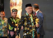 Hebat! Pemkot Bandung Sabet Penghargaan UHC Award Kategori Utama