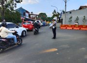 Anggota Polsek Gedebage masih hadir di lapangan utuk melakukan pelayanan