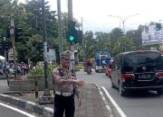 Antisipasi Kemacetan Sore hari, Lantas Polsek Regol Melaksanakan Pengaturan Lalu Lintas.