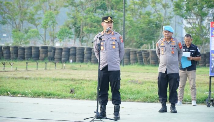 Polresta Bandung Menerjunkan Ribuan Personil Gabungan Pada Pembukaan Pertandingan Sepakbola BRI Liga 1 di Stadion Si Jalak Harupat