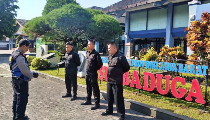 Bhabinkamtibmas Polsek Astanaanyar Berikan Pembinaan dan Penyuluhan Kamtibmas Kepada Petugas Satpam Museum Sri Badung Bandung