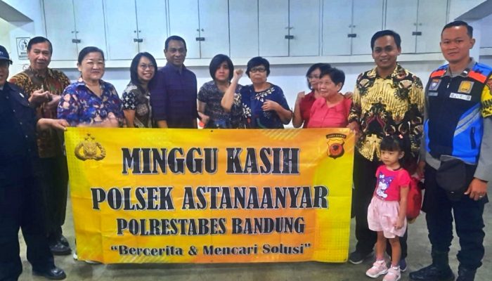 Bhabinkamtibmas Polsek Astanaanyar Melaksanakan Kegiatan Minggu Kasih Di Gereja Utusan Pantekosta