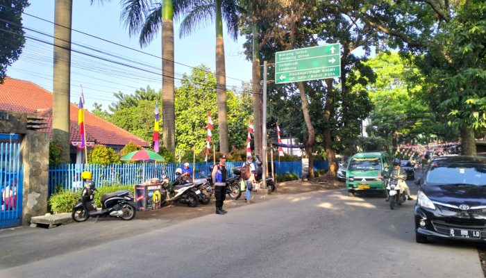 Wujud Polri di Pagi Hari, Bhabinkamtibmas Polsek Sukajadi Rutin Gatur Lalin, Dalam Upaya Meningkatkan Pelayanan