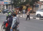 Agar Masyarakat Nyaman, Bhabinkamtibmas Polsek Sukajadi Polrestabes Bandung Laksanakan Yanmas Pagi
