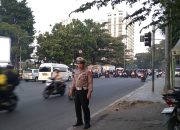 Personel Lalu Lintas Melaksanakan Pelayanan Masyarkat Penganturan Arus Lalu Lintas Pagi Di Jalan Ir. H. Juanda Dan Jalan Surapati Kecamatan Coblong Kota Bandung