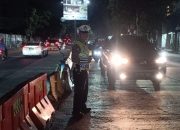 Cegah Kemacetan Polsek Kiaracondong Lakukan Pengaturan Di Malam Hari