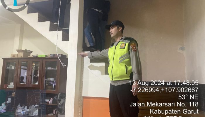 Polsek Garut Kota Cek Tkp Penemuan Mayat Gantung Diri