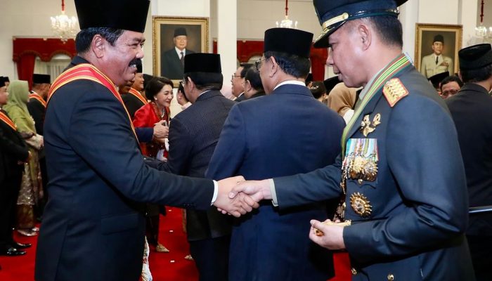 Panglima TNI Hadiri Penganugerahan Tanda Kehormatan RI di Istana Negara