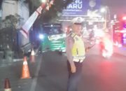 Cegah Kemacetan Polsek Kiaracondong Lakukan Pengaturan Di Malam Hari