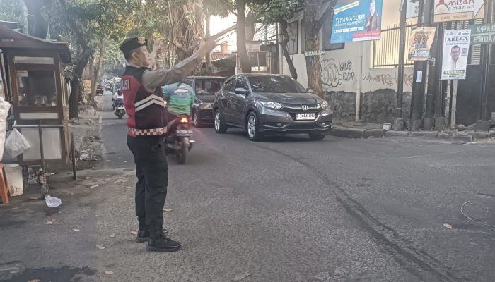 Pelayanan Masyarakat Pagi Hari QR Polsek Sukasari.