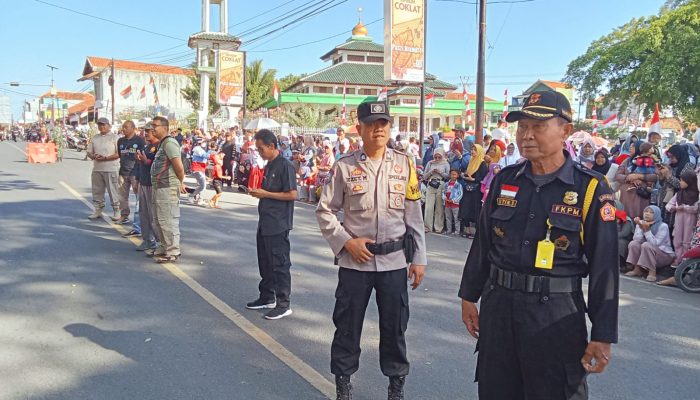 Polsek Pameungpeuk Lakukan Pengamanan Karnaval HUT RI ke 79