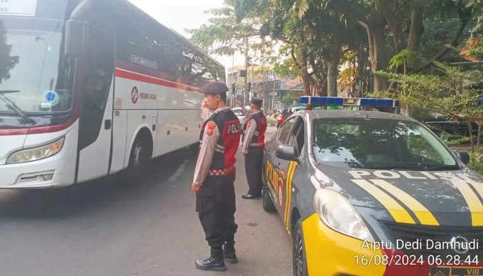 Cipta Kondusif Unit Samapta Polsek Bojongloa Kaler monitoring pusat keramaian