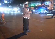 Jajaran Anggota Polsek Bojongloa kidul  tempatkan personil di beberapa titik rawan kemacetan malam Hari