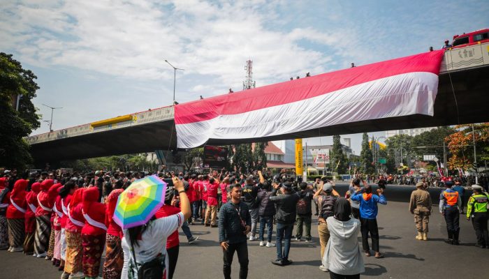 Khidmat! Dari Bandung 3 Menit Untuk Indonesia