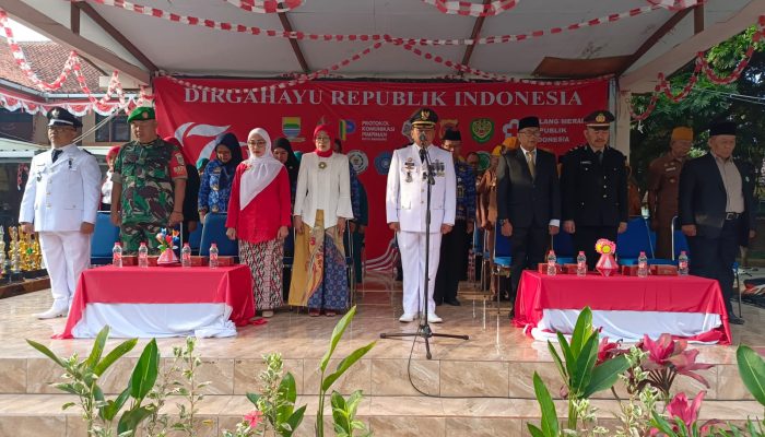 Kapolsek Sukajadi Bersama Jajaran Serta Forkopimcam Giat Upacara Bendera dalam Rangka Memperingati HUT RI ke 79 Tahun 2024