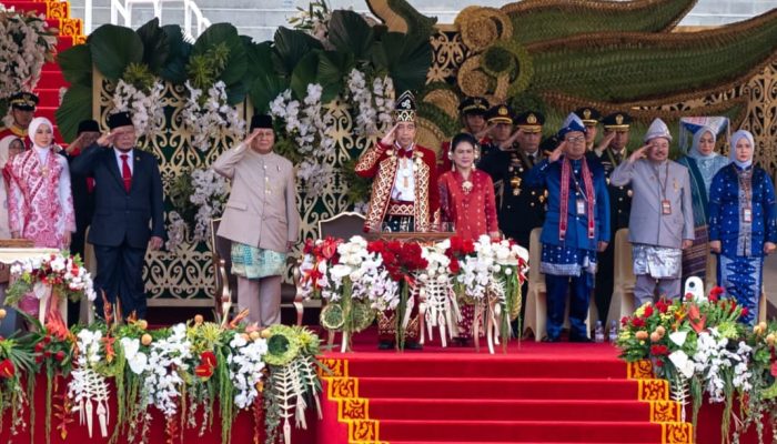 Panglima TNI Hadiri Upacara Penurunan Bendera Sang Merah Putih di Istana Negara, IKN