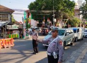 Anggota Lalulintas Polsek Buah Batu melaksanakan kegiatan Pengaturan Lalu Lintas Sore Hari di wilayah hukum Polsek Buah Batu