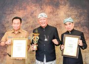 Pemkot Bandung Meraih Dua Penghargaan pada Peringatan Hari Jadi ke-79 Provinsi Jawa Barat