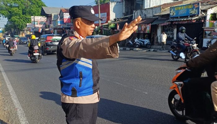 Bhabinkamtibmas Polsek Antapani Lakukan Pelayanan Masyarakat Pagi Hari