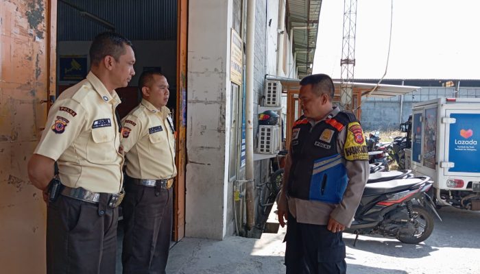 Bhabinkamtibmas Polsek Panyileukan lakukan Patroli Dialogis Sambangi Security Lazada